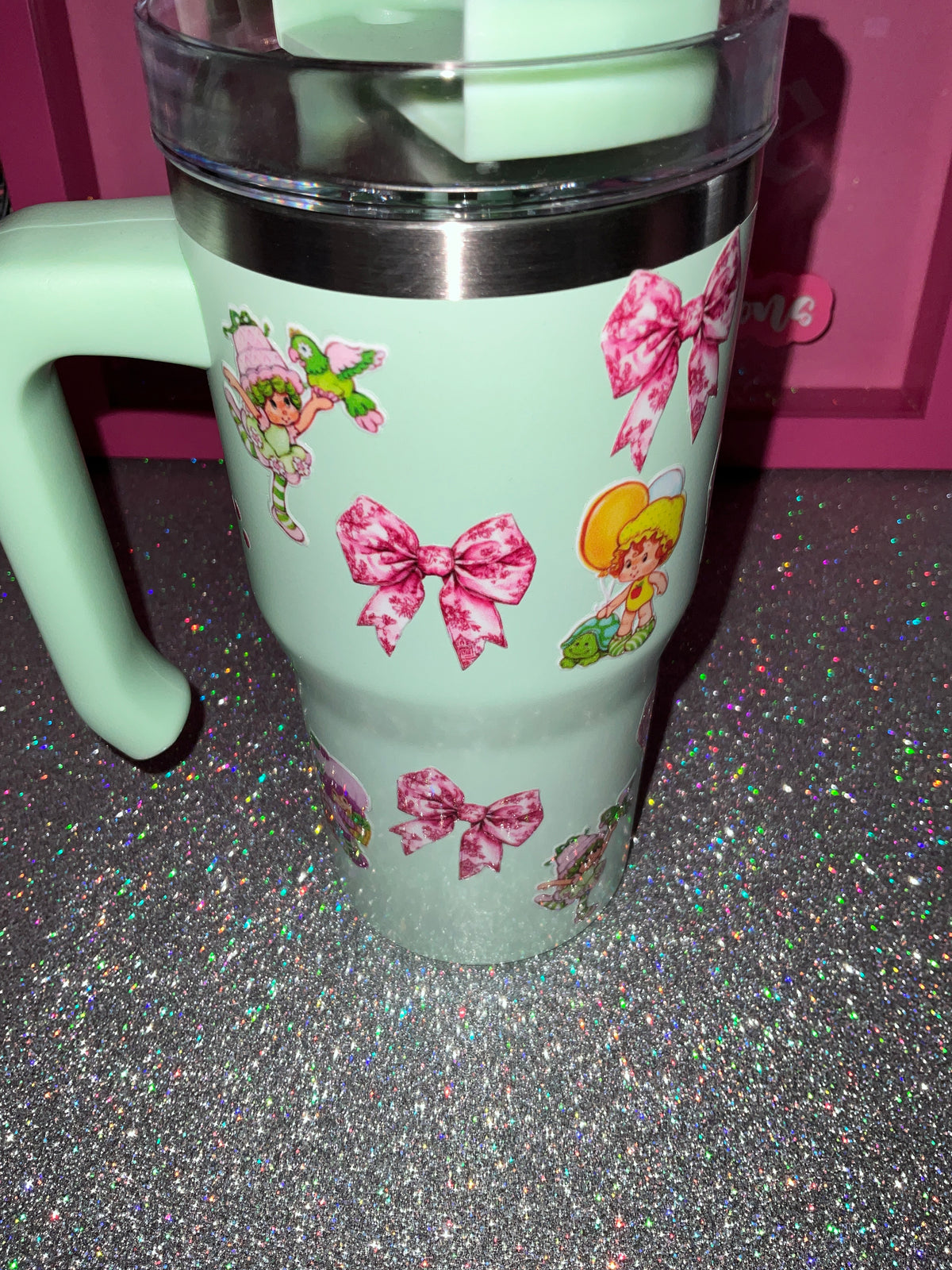 PASTEL 20oz TUMBLER WITH HANDLE..